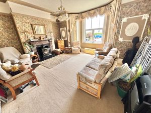 lounge- click for photo gallery